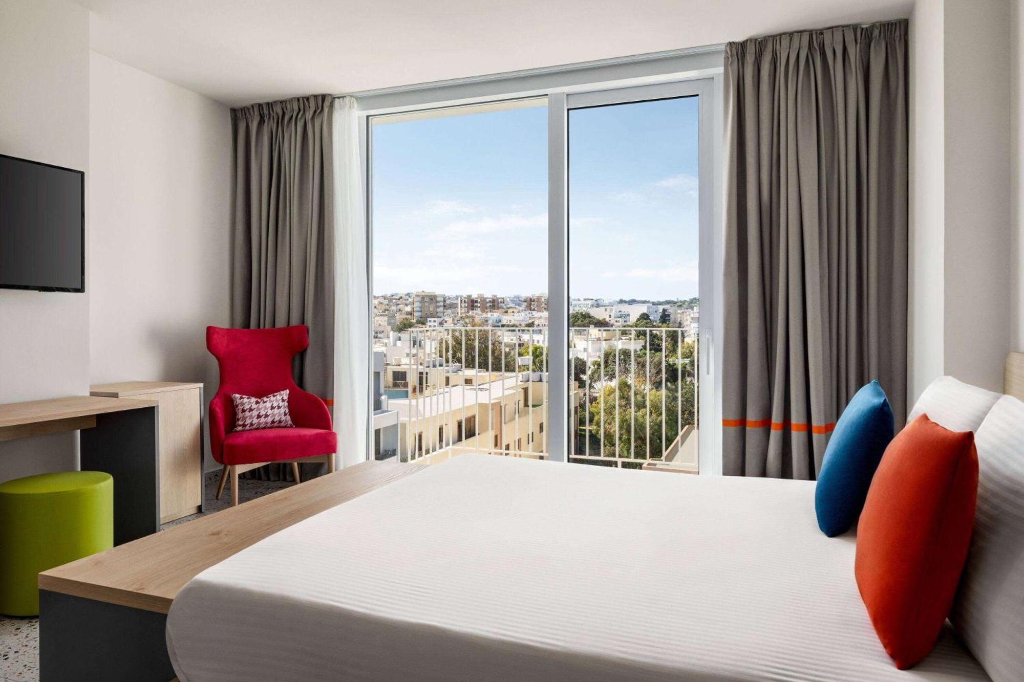 Quadro Hotel, Trademark Collection By Wyndham Saint Julian's Eksteriør bilde